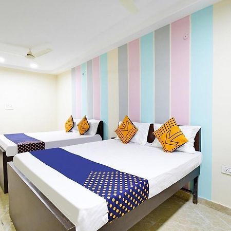 Spot On 67472 Anant Palace Hotel Raj Nandgaon Екстериор снимка
