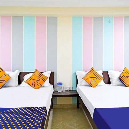 Spot On 67472 Anant Palace Hotel Raj Nandgaon Екстериор снимка