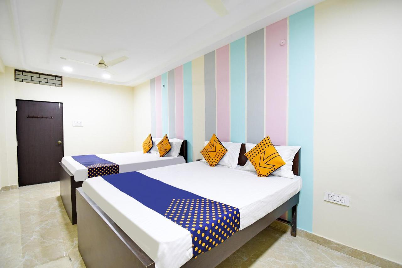 Spot On 67472 Anant Palace Hotel Raj Nandgaon Екстериор снимка