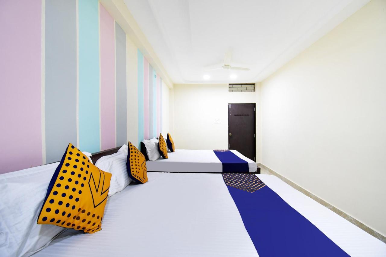 Spot On 67472 Anant Palace Hotel Raj Nandgaon Екстериор снимка