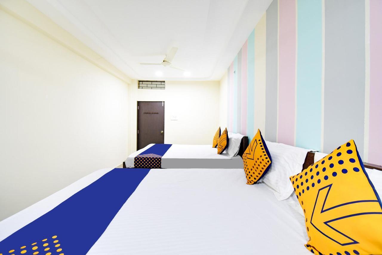 Spot On 67472 Anant Palace Hotel Raj Nandgaon Екстериор снимка
