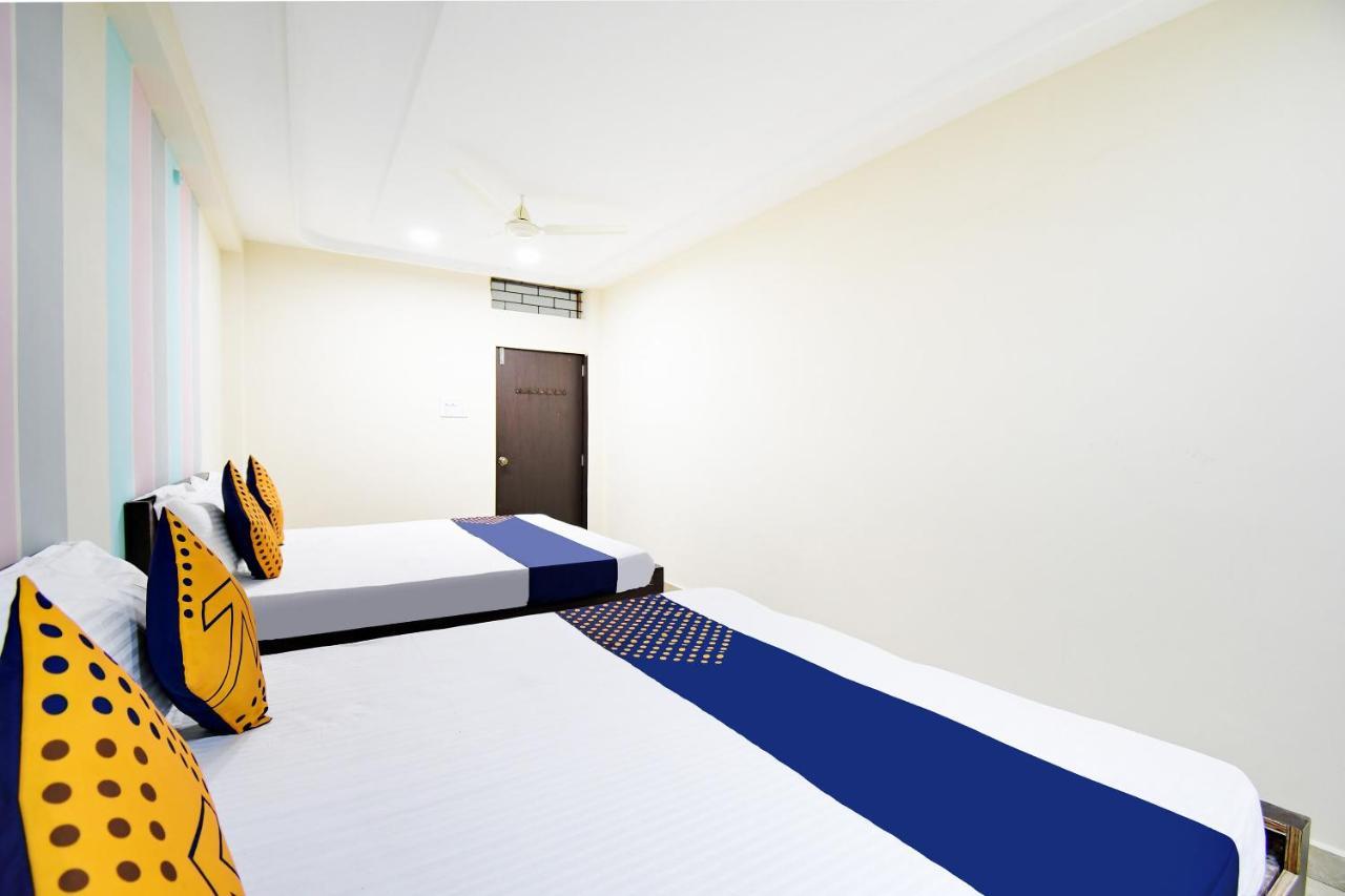 Spot On 67472 Anant Palace Hotel Raj Nandgaon Екстериор снимка