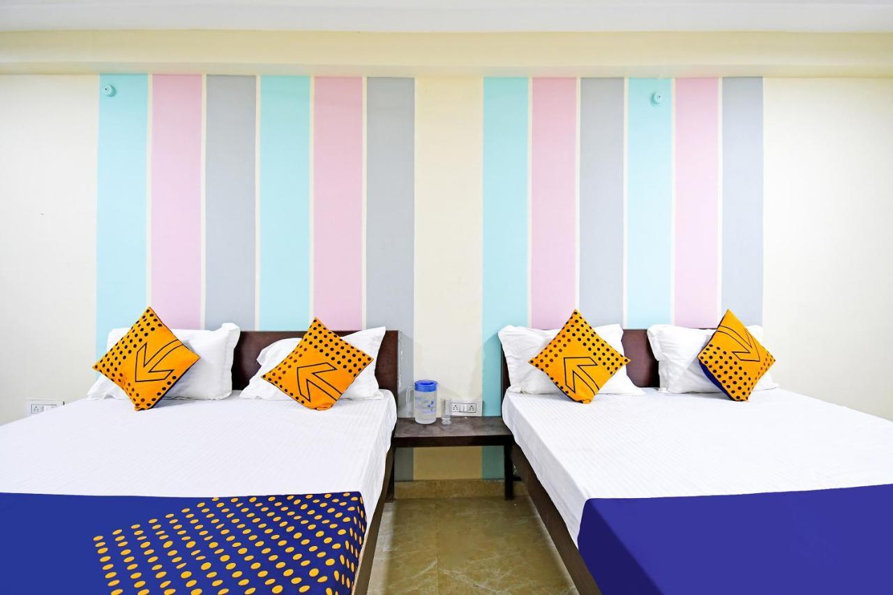 Spot On 67472 Anant Palace Hotel Raj Nandgaon Екстериор снимка