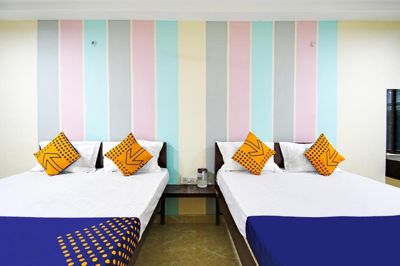 Spot On 67472 Anant Palace Hotel Raj Nandgaon Екстериор снимка