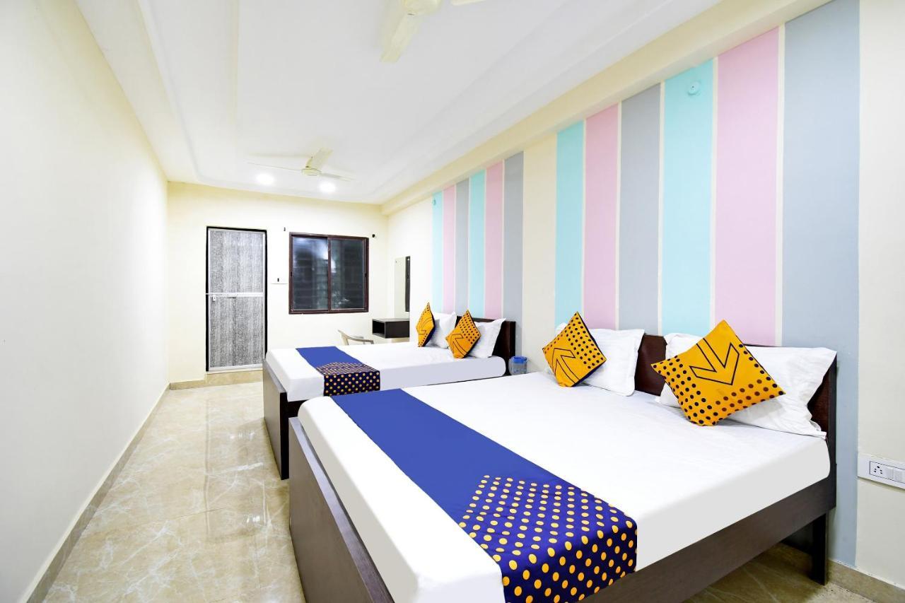 Spot On 67472 Anant Palace Hotel Raj Nandgaon Екстериор снимка